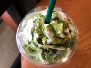 抹茶ホワイトチョコレートフラペチーノ