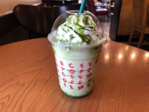 抹茶ホワイトチョコレートフラペチーノ