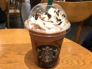 チョコレートwithアーモンドプラリネフラペチーノ