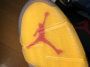 ＃エアジョーダン５オフホワイトアウトソール画像
