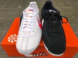 NIKE CORTEZ`72 SHOE DOG PACKとクラシックコルテッツを比較した画像