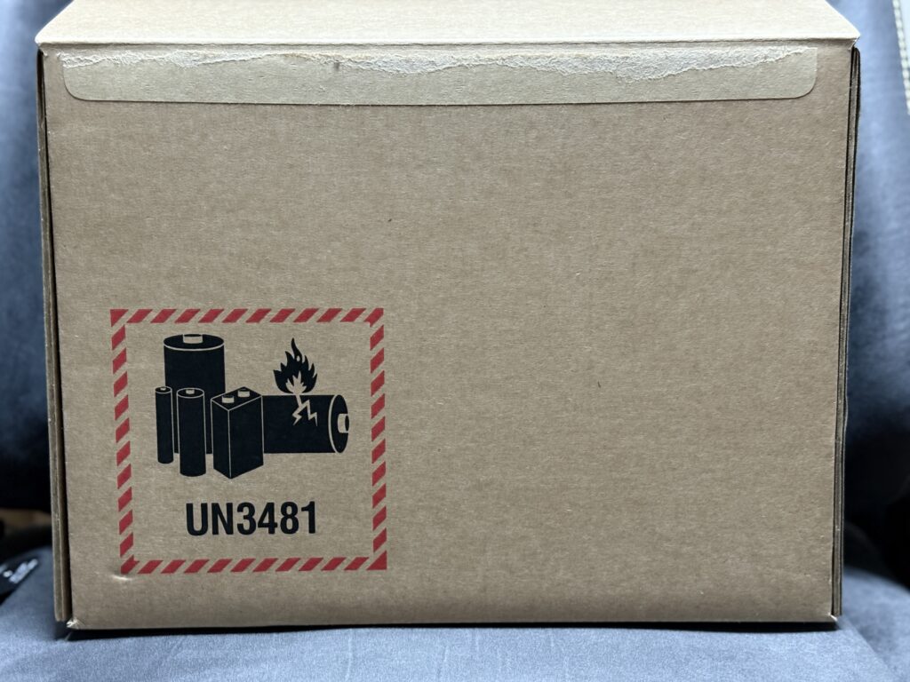 Apple整備済製品輸送箱